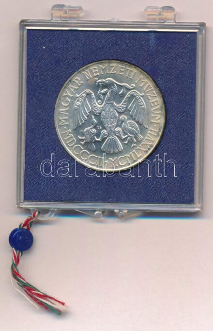 1977. 200Ft Ag 'Nemzeti Múzeum' eredeti, plombált 'MNB' műanyag tokban T:BU patina Adamo EM55