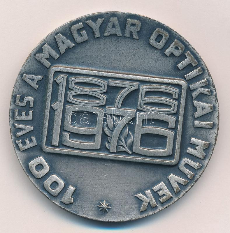 1976. '100 éves a Magyar Optikai Művek' kétoldalas ezüstözött bronz emlékérem (60mm) T:1- kis ph.