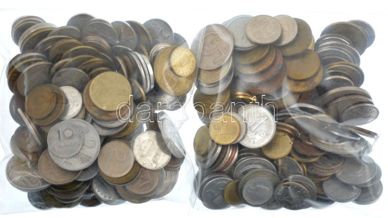 Vegyes, magyar és külföldi érmetétel mintegy ~1kg súlyban T:vegyes Mixed, Hungarian and foreign coin lot (~1kg) C:mixed
