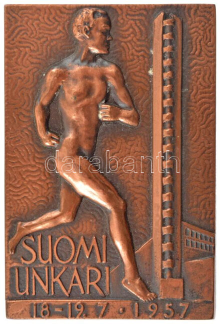 Finnország 1957. 'Finnország-Magyarország - 1957. 07. 18-19.' bronz atlétikai díjplakett 'Kulta ja Hopea Oy Turku' gyártói jelzéssel és 'III. P. 400m aitaj' gravírozással a hátoldalán (50x75mm) T:1- patina Finland 1957.