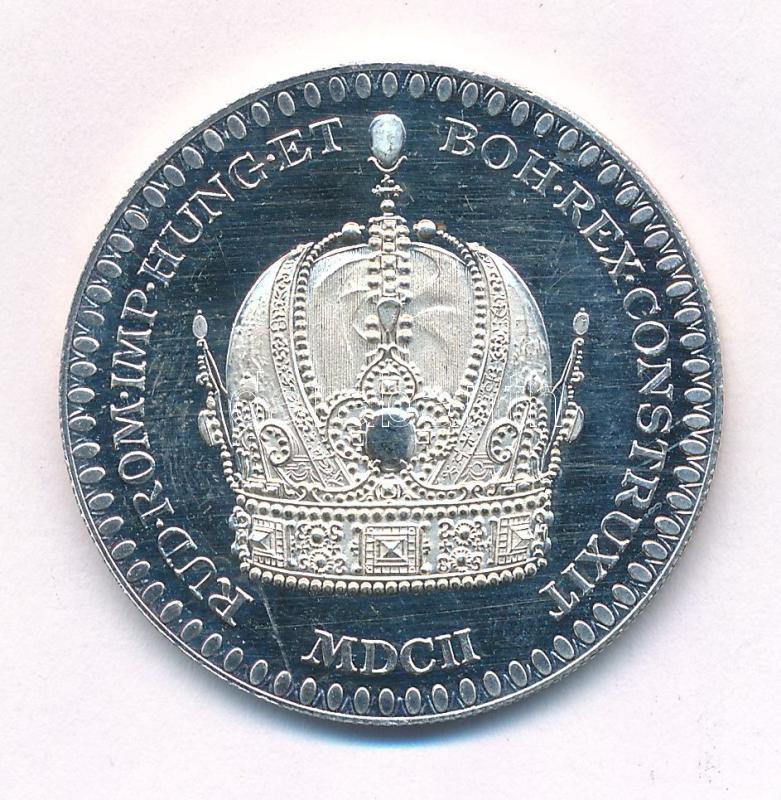 Ausztria 1602. 'Gloriosa Aeterna - II. Rudolf' Ag utánveret emlékérem (15g/0.925/34mm) T:1- (PP) Austria 1602. 'Gloriosa Aeterna - Rudolf II' Ag restrike commemorative medallion (15g/0.925/34mm) C:AU (PP) - Image 2