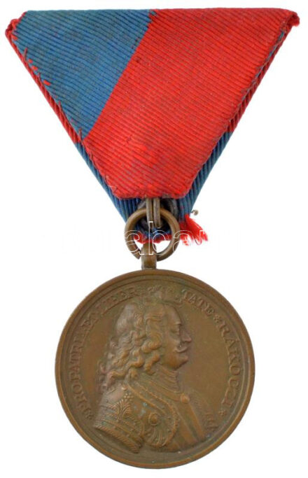 1938. 'Felvidéki Emlékérem, II. Rákóczi Ferenc' bronz kitüntetés mellszalagon T:1- patina, kis ph. Hungary 1938. 'Upper Hungary Medal, Francis II Rákóczi' bronze decoration on ribbon C:AU patina, small edge error NMK 427.