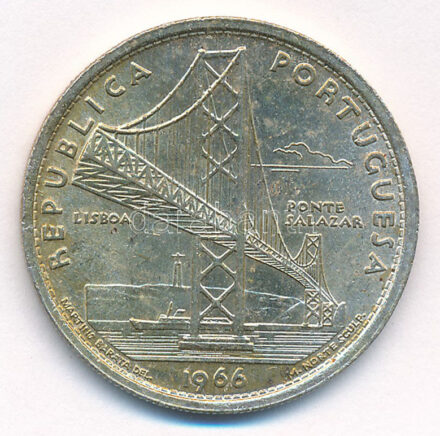 Portugália 1966. 20E Ag 'A Salazar-híd megnyitása' T:1- patina, kis ph Portugal 1966. 20 Escudos Ag 'Opening of Salazar Bridge' C:AU patina, small edge error Krause KM#592