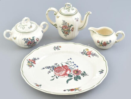 Villeroy & Boch Alt Srassburg - szervíz készlet. Jelzett, csorbákkal.