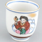 Kutani japán porcelán teás csésze, pecsétes fa dobozban. Kézzel festett, jelzett, hibátlan 8 cm