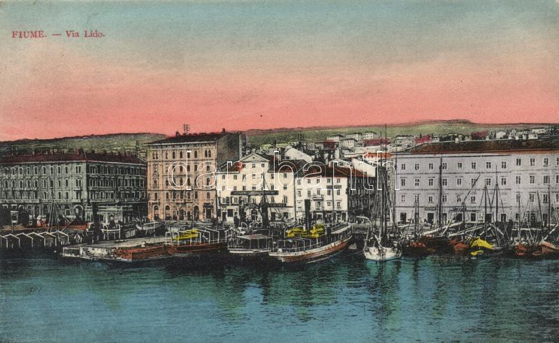 Fiume, Via Liddo / street, port, steamships (small tear)