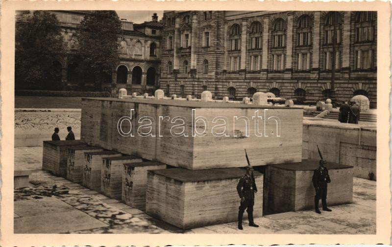 München, Kriegerdenkmal / Tomb of the unknown soldier