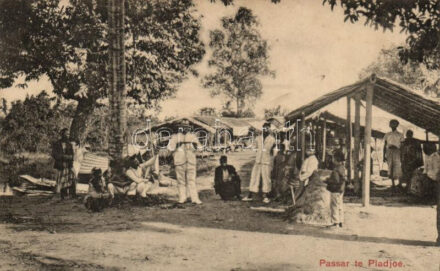 Plaju, Pladjoe; Passar / merchants