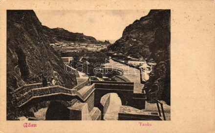 Aden, Tanks (fa)