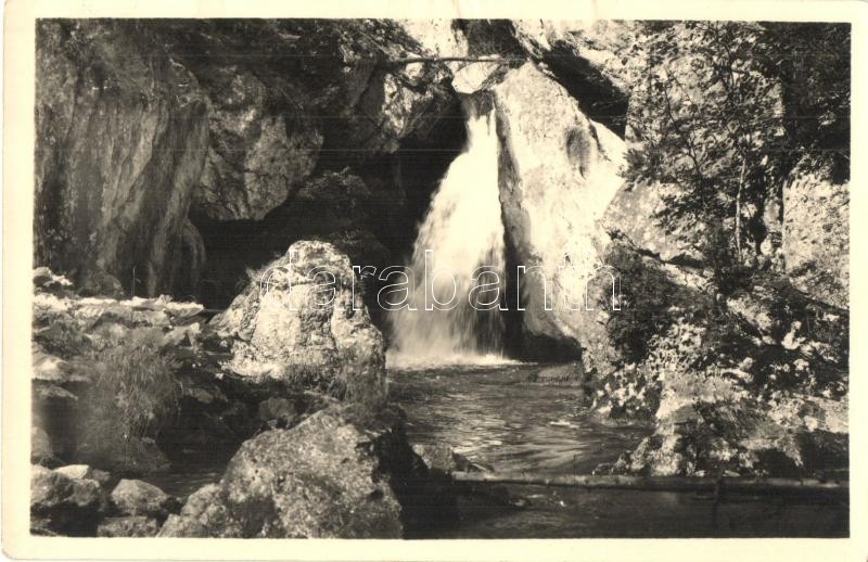 Békás-szoros, Cheile Bicazului; Gyergyói havasok, Muntii Giurgeu / mountain pass with waterfall