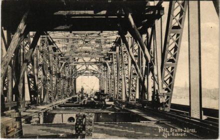 Duisburg, Rheinbrücke Ruhrort-Homberg / bridge construction. Phot. Bruno Jüres