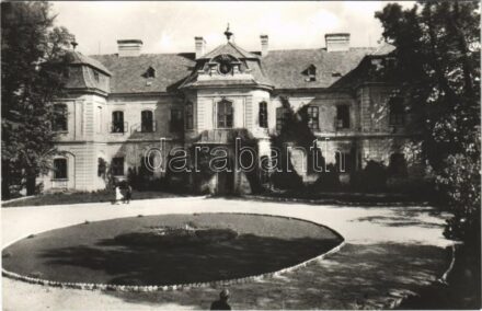 Mór (Fejér), Szociális otthon (Lamberg kastély). Képzőművészeti Alap Kiadóvállalat