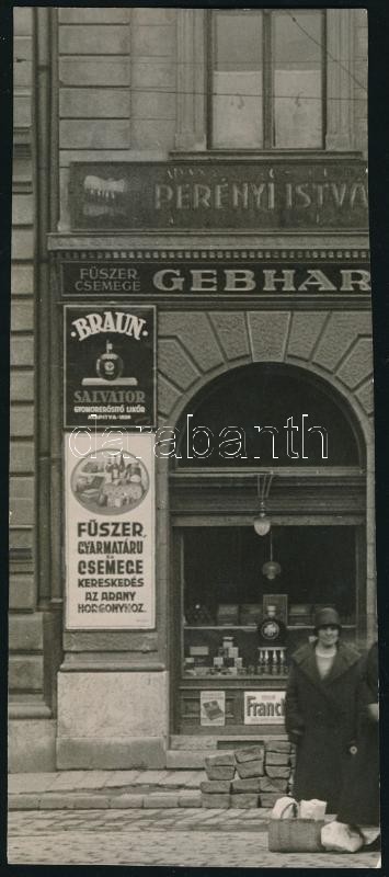 cca 1930 Óbuda Fő tér 2, csemege és fűszer üzlet 10x23 cm