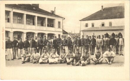 Eger, laktanya, katonák. Baross nyomda