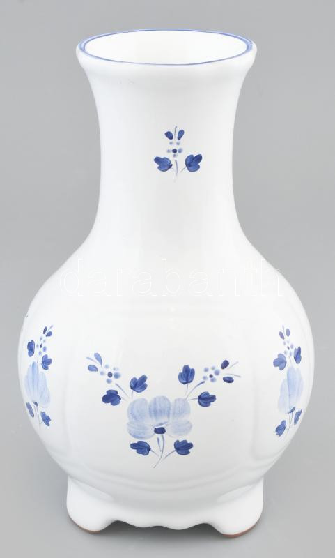 Herendi Village Pottery, majolika váza, kézzel festett kerámia. Jelzett. Kopásnyomokkal. M: 19,5cm