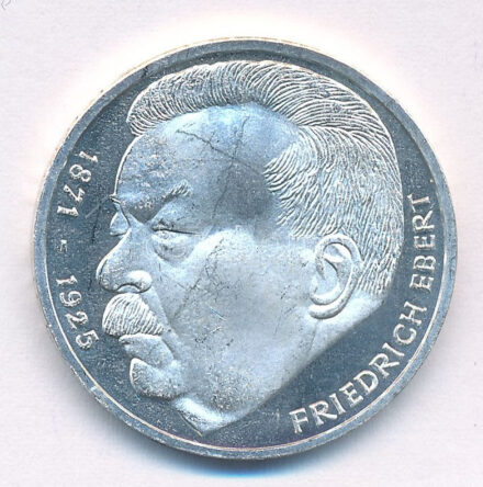 NSZK 1975J 5M Ag 'Friedrich Ebert' T:1- felületi karc. FRG 1975J 5 Mark Ag 'Friedrich Ebert' C:AU slightly scratched Krause KM#141