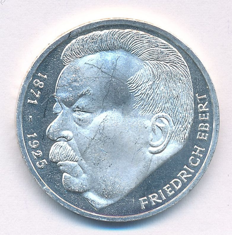 NSZK 1975J 5M Ag 'Friedrich Ebert' T:1- felületi karc. FRG 1975J 5 Mark Ag 'Friedrich Ebert' C:AU slightly scratched Krause KM#141