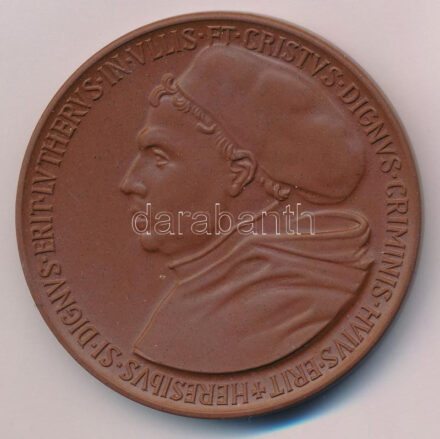 NDK 1983. 'AZ NDK 1983-as Martin Luther kitüntetése - Az NDK fővárosa, Berlin Állami Múzeuma' meisseni kerámia plakett (59mm) T:UNC GDR 1983. 'Martin Luther Ehrung 1983 der Deutschen Demokratischen Republik- Staatliche Museen zu Berlin