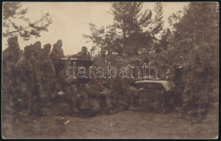 cca 1915-1916 Zaturci/Zaturcy (Ukrajna), az oroszok ellen harcoló cs. és kir. 4. hadsereg katonái a keleti fronton, I. világháborús fotólap, 14x8,5 cm / Zaturtsi (Ukraine), soldiers of the Austro-Hungarian 4th Army, which fought against the