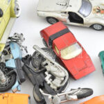 Egy doboznyi régi Matchbox játék autó, egy képes katalógussal, leírással cca 1980 - Image 2