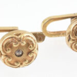 Arany (Au) 14K köves inggombpár, jelzett, d: 1,5 cm, bruttó: 3 g