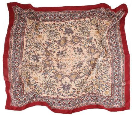 Bordó szegélyű, mintás selyem kendő, kb. 100x100 cm