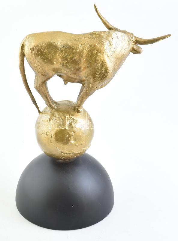 Jelzés nélkül: Magyar szürke szarvasmarha. Aranyra festett bronz, festett márvány talapzaton. m: 36 cm - Image 4