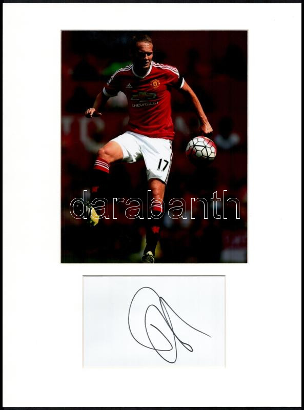 Daley Blind (1990- ) labdarúgó, az Ajax (korábban a Manchester United) játékosának autográf aláírása és fotója, paszpartuban, tanúsítvánnyal, teljes méret: 40x30 cm / Daley Blind footballer, Ajax (former Manchester United) player's