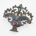 Ezüst (Ag) régi bross virágkosár, kövekkel ékített, jelzés nélkül, bruttó: 8,24g, 3,5x3,5cm