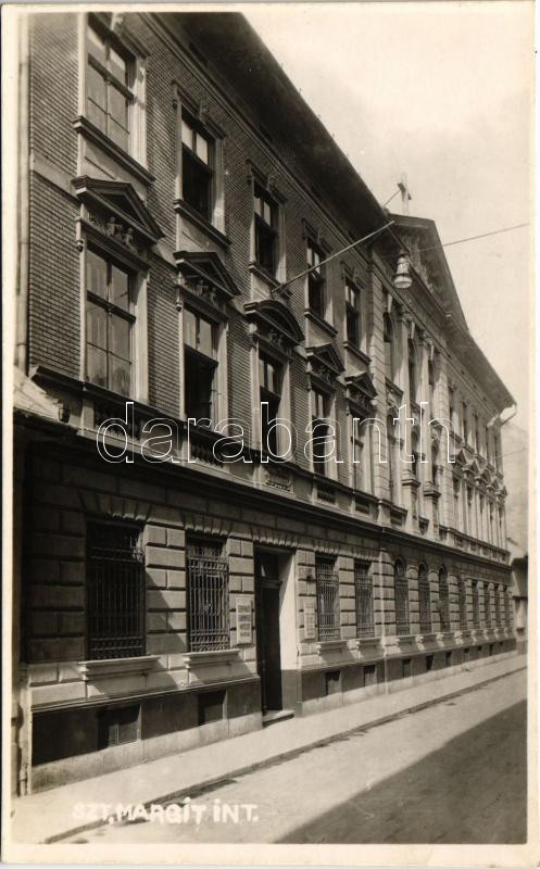 Budapest IX. Szent Margit leány nevelő intézet. Knézits utca 7. Kvassy Fotó Salon, photo