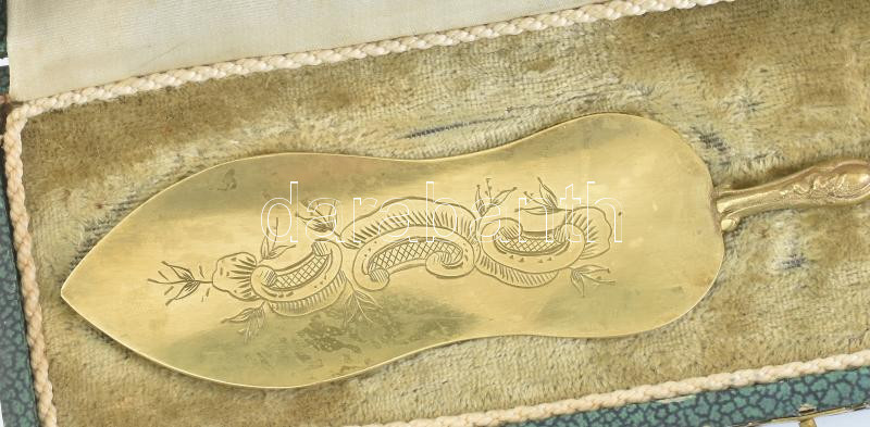 Ezüst (Ag) nyelű tortalapát, jelzett, dobozban, h: 25 cm - Image 2