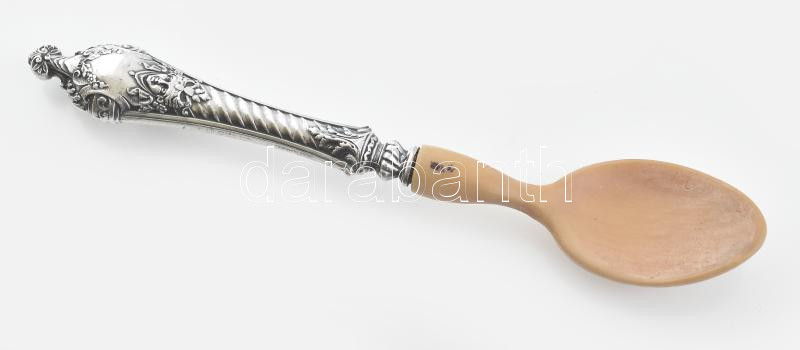 Ezüst (Ag) nyelű kanál, jelzett, h: 16 cm