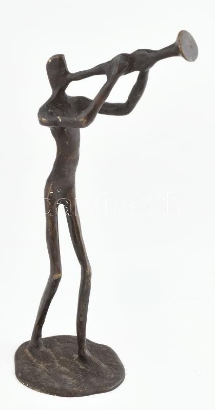 Jelzés nélkül: Trombitás. Bronz, kopott, m: 26 cm