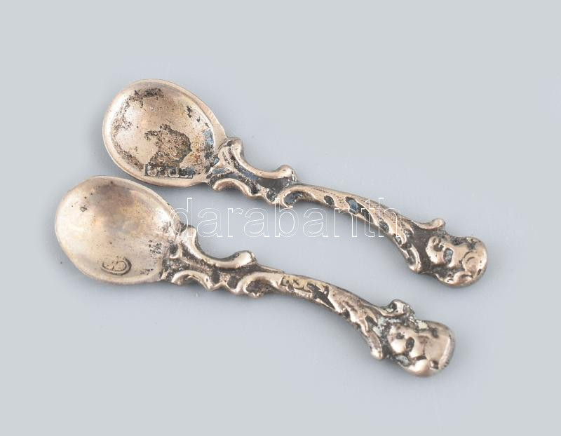 Ezüst (Ag) só és borstartó, kék üvegbetéttel, fűszerkanállal, jelzett, hibátlan, bruttó: 37,8 g, m: 2,3 cm - Image 3
