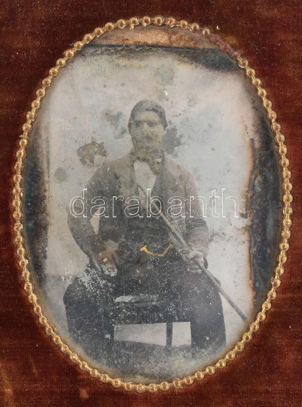 cca 1845-1850 Férfiportré, dagerrotípia, régi tartótokban, 10×8 cm
