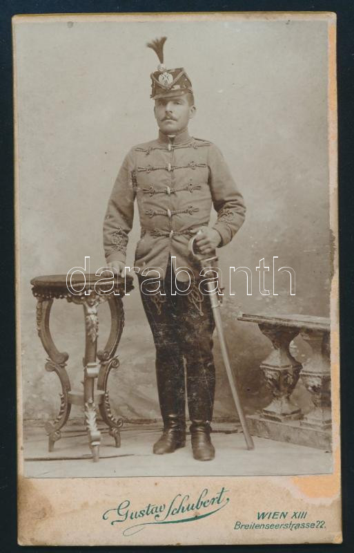 cca 1890 k.u.k. Katonát ábrázoló vizitkártya sérült hátlappal