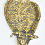 Sas alakú bronz dísztál, 16×9 cm