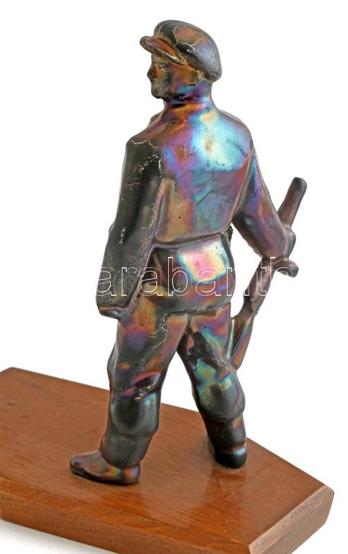 Munkásőr szobor és kisplasztika, kopásnyomokkal, m: 20 cm, 14×13 cm - Image 2