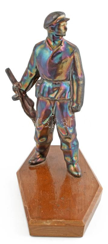 Munkásőr szobor és kisplasztika, kopásnyomokkal, m: 20 cm, 14×13 cm - Image 3