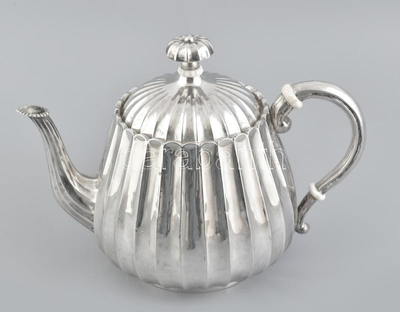 Ezüst (Ag) teáskanna, jelzett, m: 21 cm, nettó: 865g