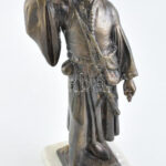 Nagy Kálmán (1872-1902): Ivó csikós. Bronz, fehér márvány talapzaton. m: 36 cm, jelzett: Nagy K.
