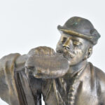 Nagy Kálmán (1872-1902): Ivó csikós. Bronz, fehér márvány talapzaton. m: 36 cm, jelzett: Nagy K. - Image 2