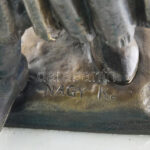 Nagy Kálmán (1872-1902): Ivó csikós. Bronz, fehér márvány talapzaton. m: 36 cm, jelzett: Nagy K. - Image 4