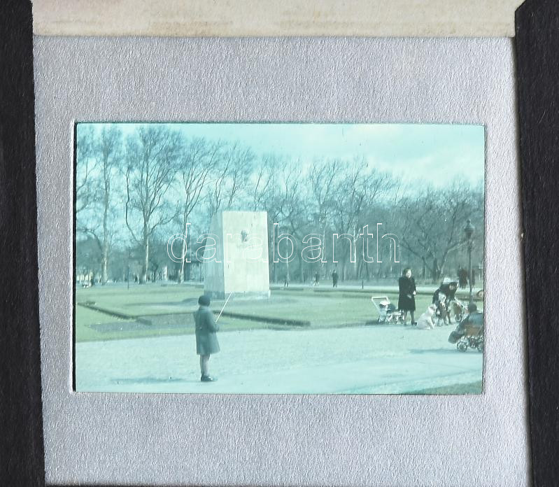cca 1940-1950 Budapest, Városliget, Madách-szobor talapzata, színes diapozitív