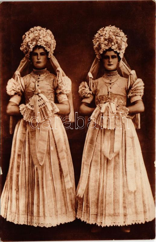 1930 Mezőkövesdi Mária leányok / Hungarian folklore