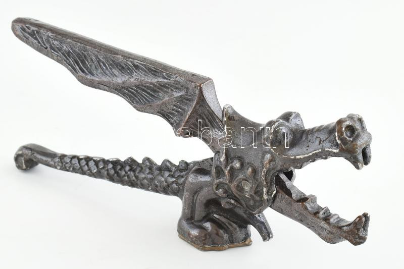 Sárkányos diótörő, fém,. H: 20 cm