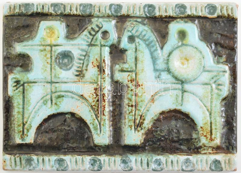 Fürtös György: Lovagok. Falplasztika, pirogránit, jelzés nélkül, hibátlan 17x22,5 cm