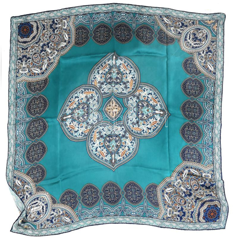 Balse Ipek zöld alapon mintás selyem kendő, 84x90 cm