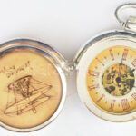 Leonardo da Vinci különleges nyitású modern mechanikus zsebóra. Működő, jó állapotban. Hátsó üveg lejár d: 50 mm