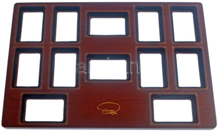 'A világ leghíresebb festményei' fa éremtartó konzol, 12db férőhellyel. Szép állapotban.